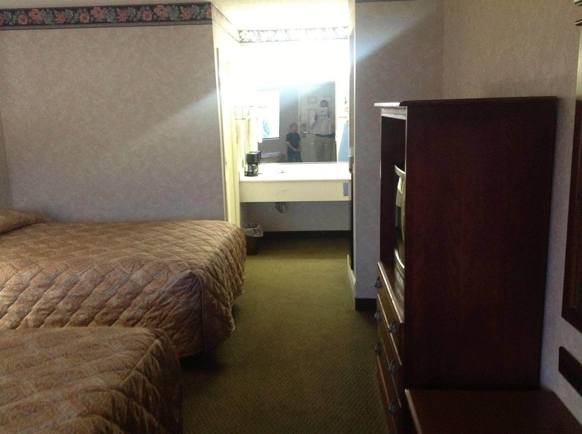Colonial Inn And Suites - Memphis Southaven Extérieur photo